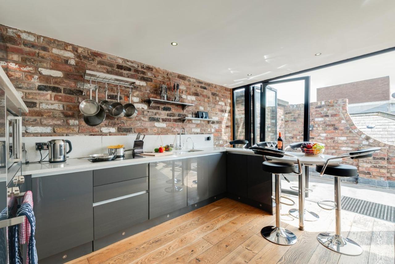 Base Serviced Apartments - Sir Thomas Street Liverpool Exterior photo